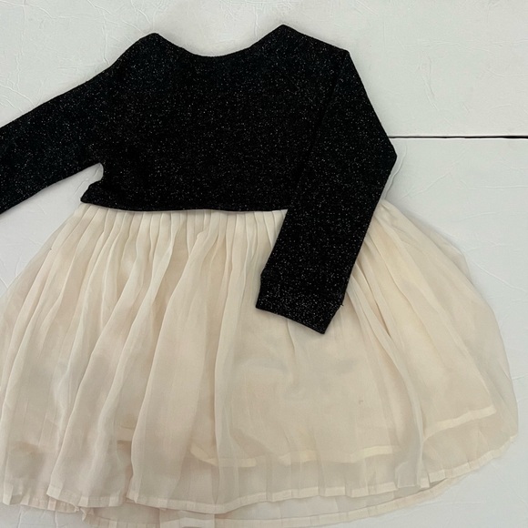 Baby Gap holiday long sleeves dress, size 3T, color Black/Beige - Picture 1 of 6